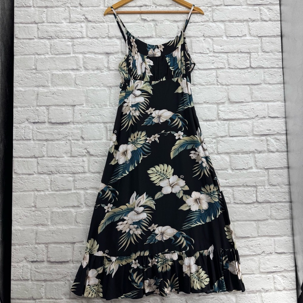 Winnie Fashion Vintage Hawaiian Floral Dress Medium Made in Hawaii